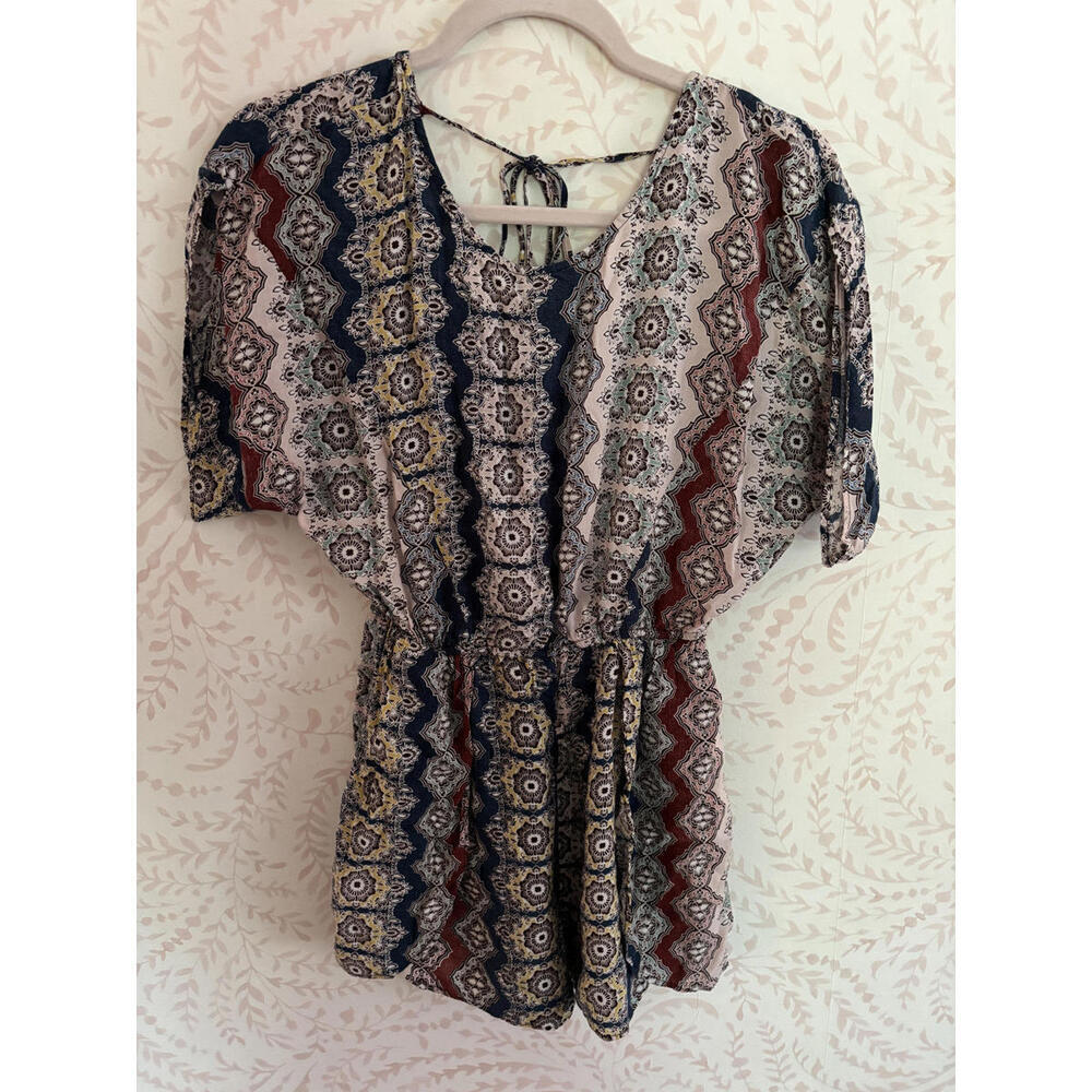 FALL CLEARANCE BCBG Generation Trendy Patterned Romper S - Picture 1 of 8